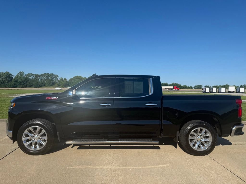 Used 2022 Chevrolet Silverado 1500 LTZ w/ LTZ Premium Package AWD/4WD image 5