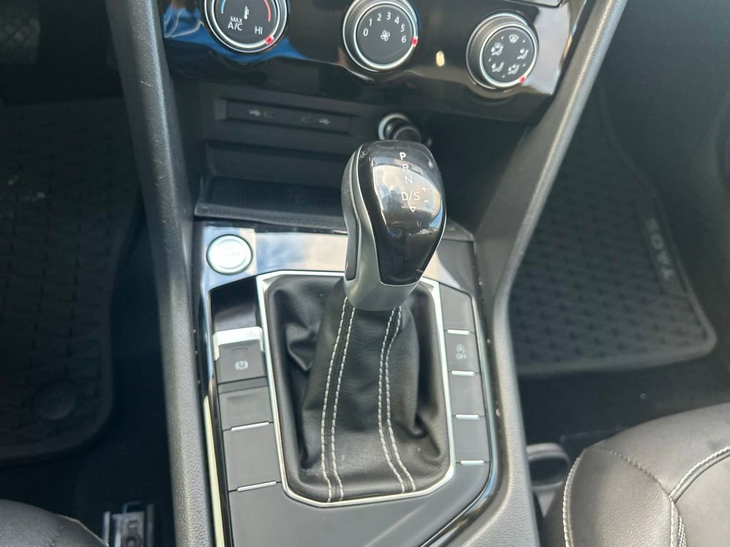 Used 2023 Volkswagen Taos SE w/ Panoramic Sunroof Package image 50