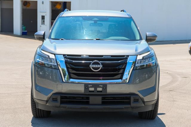 Used 2022 Nissan Pathfinder SV AWD/4WD image 2