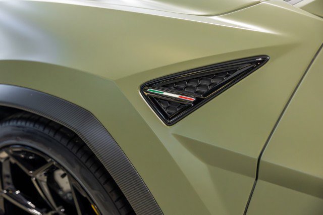 Used 2023 Lamborghini Urus Performante image 13