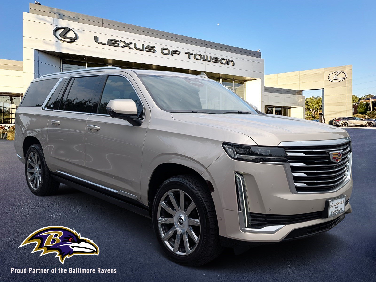 Used 2021 Cadillac Escalade ESV Premium Luxury Platinum AWD/4WD image 1