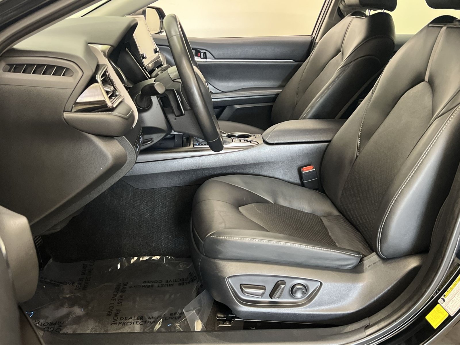 Used 2024 Toyota Camry XSE FWD image 12