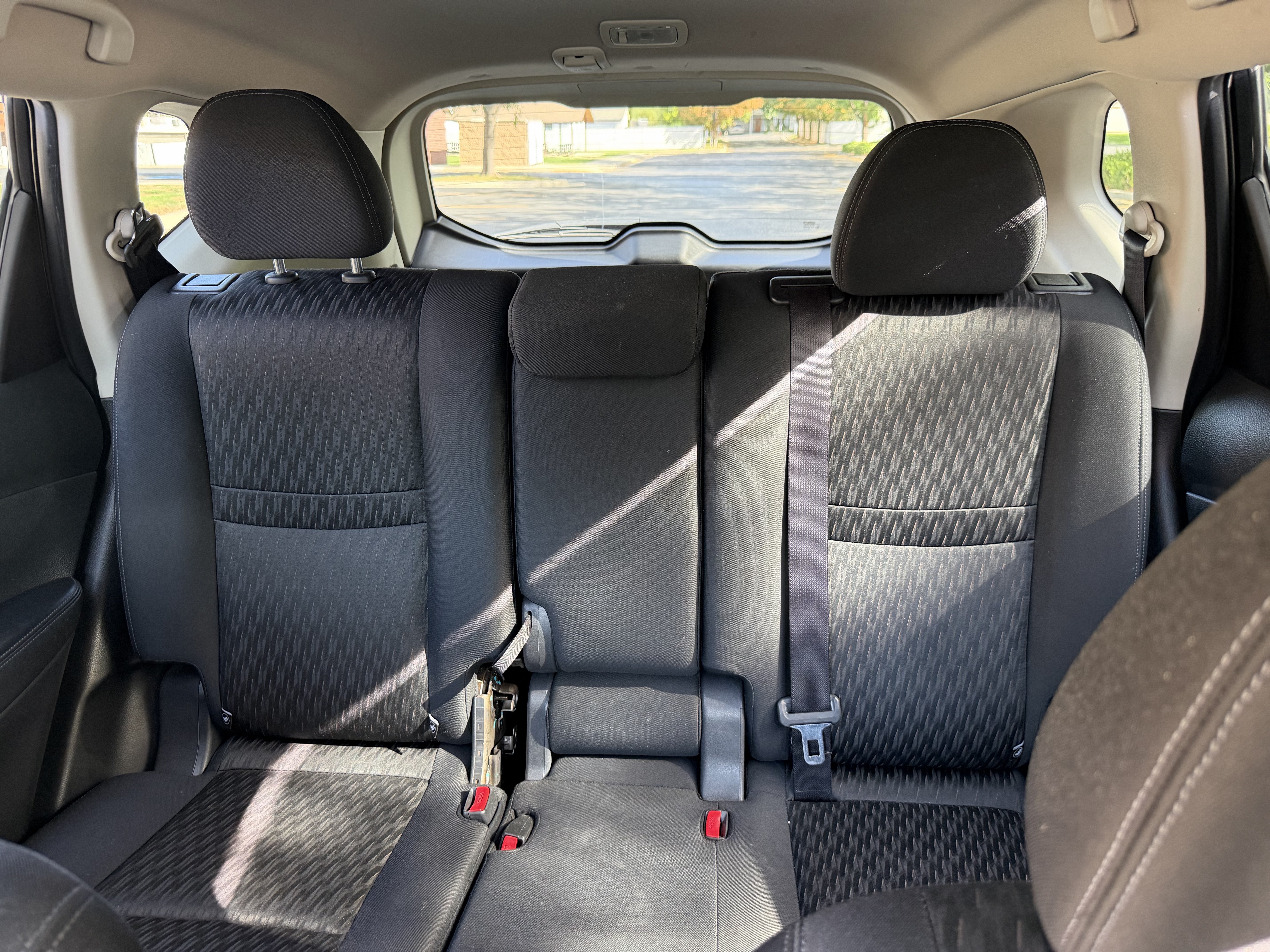 Used 2017 Nissan Rogue SV AWD/4WD image 20
