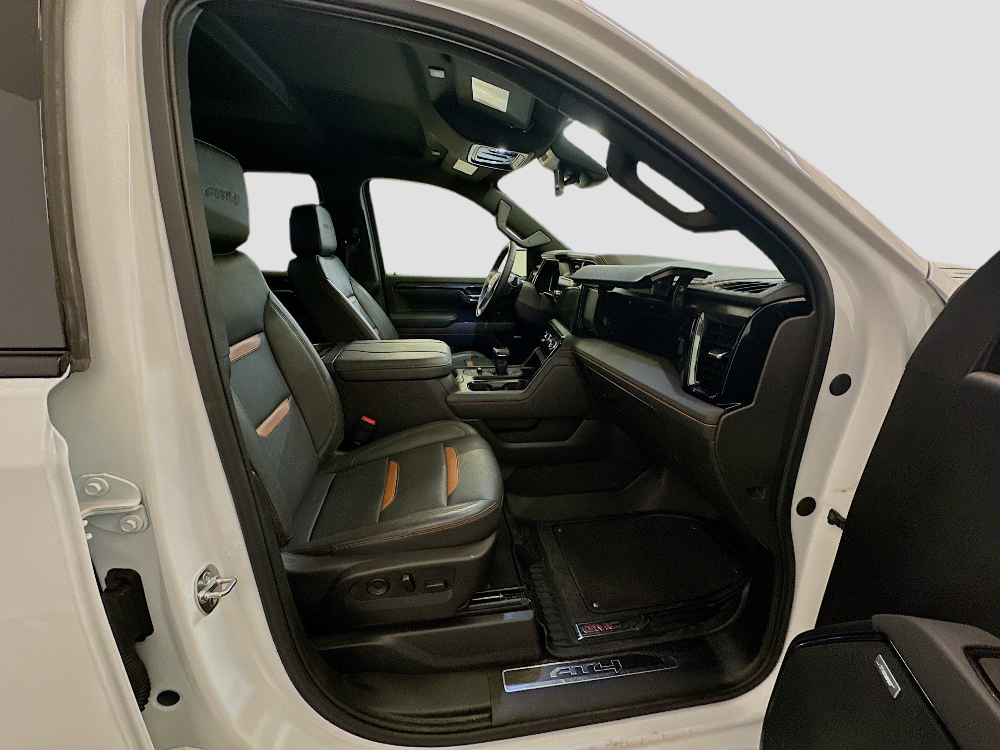 Used 2025 GMC Sierra 1500 AT4 image 32