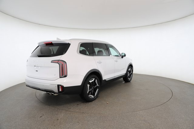 Used 2023 Kia Telluride EX w/ EX Captain's Chair Package image 17
