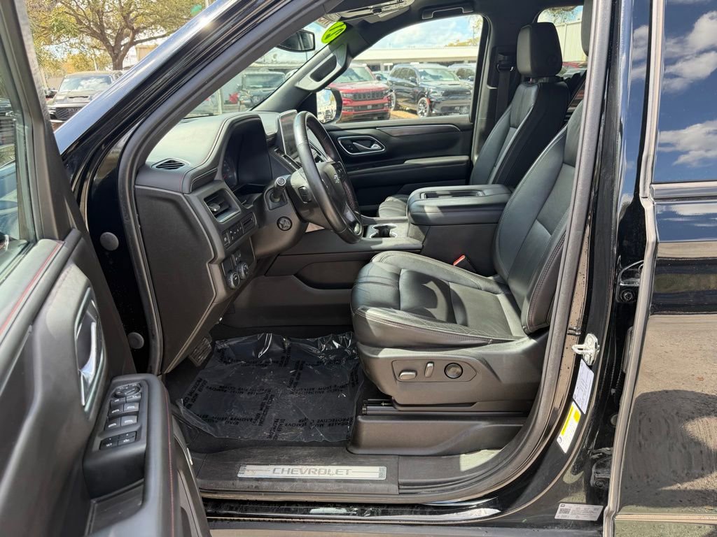 Used 2021 Chevrolet Suburban RST w/ Luxury Package image 16