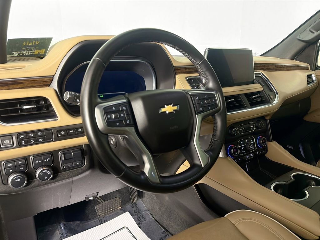 Used 2023 Chevrolet Suburban Premier w/ Premium Package image 9