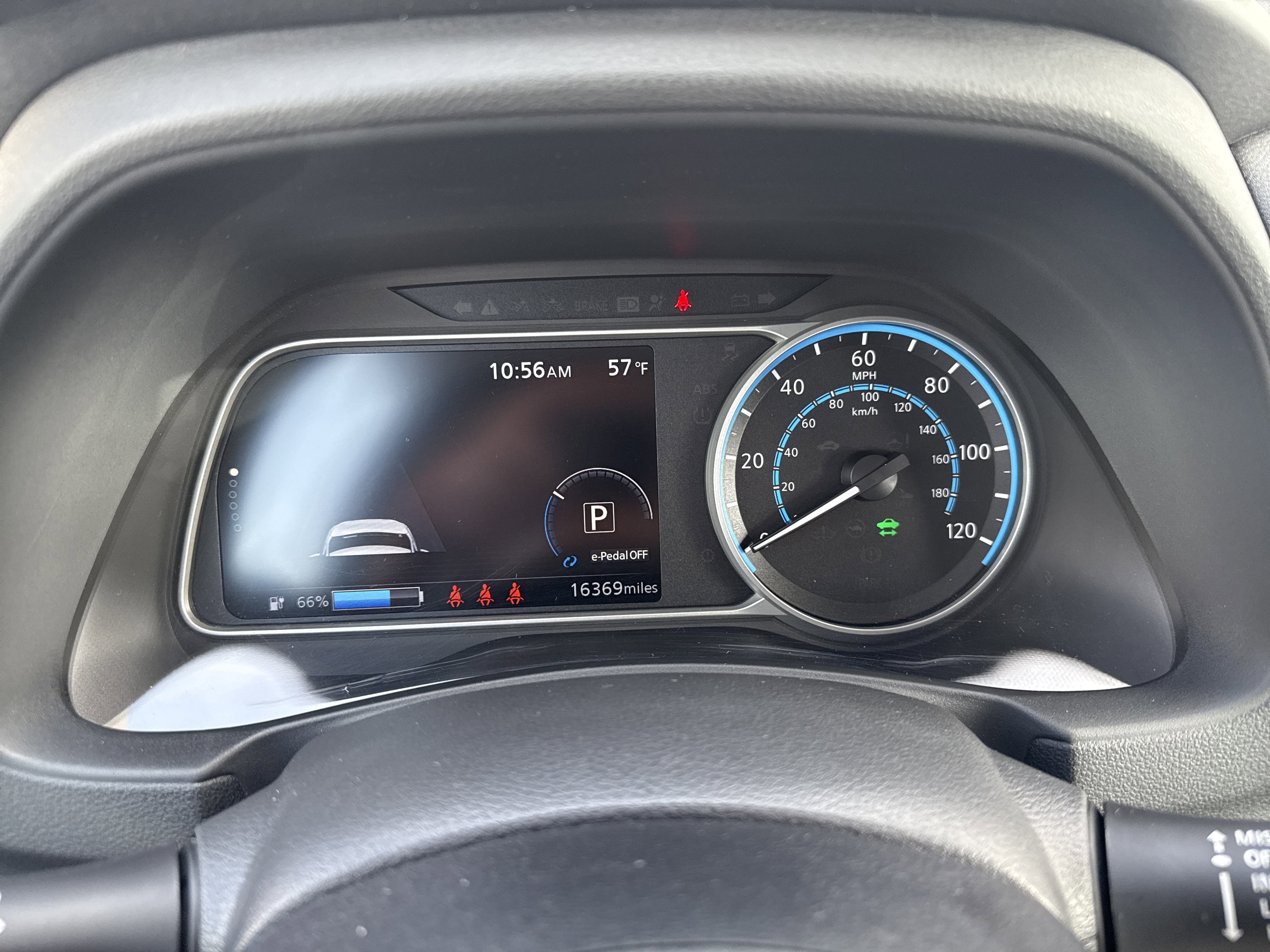 Certified 2024 Nissan Leaf SV Plus image 3