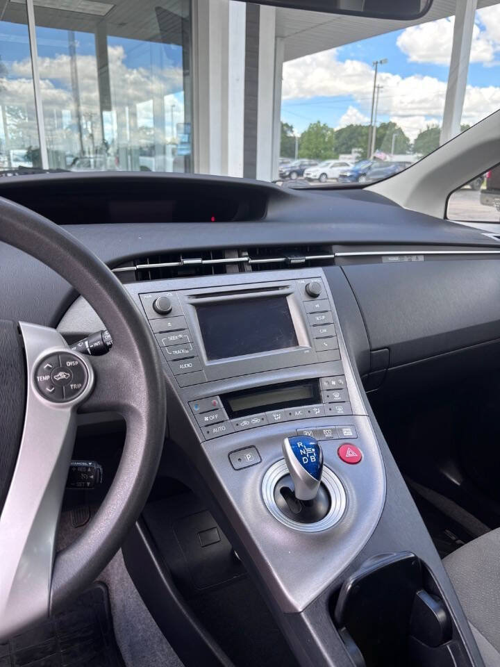 Used 2015 Toyota Prius Two FWD image 4