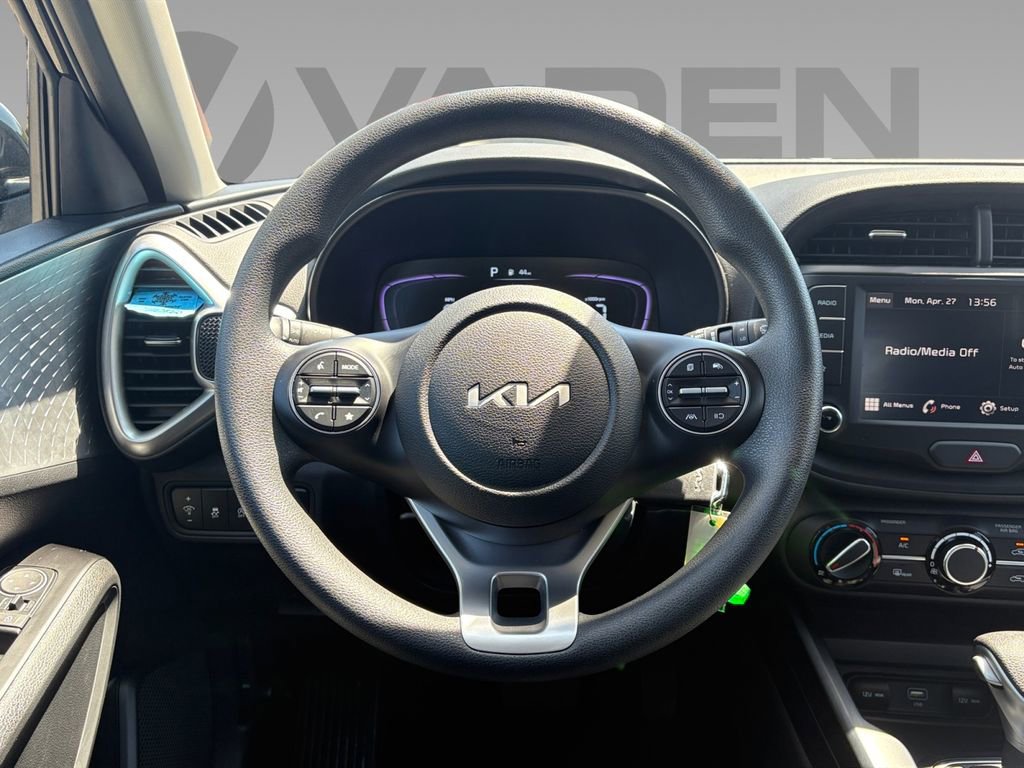 Used 2025 Kia Soul LX FWD image 10