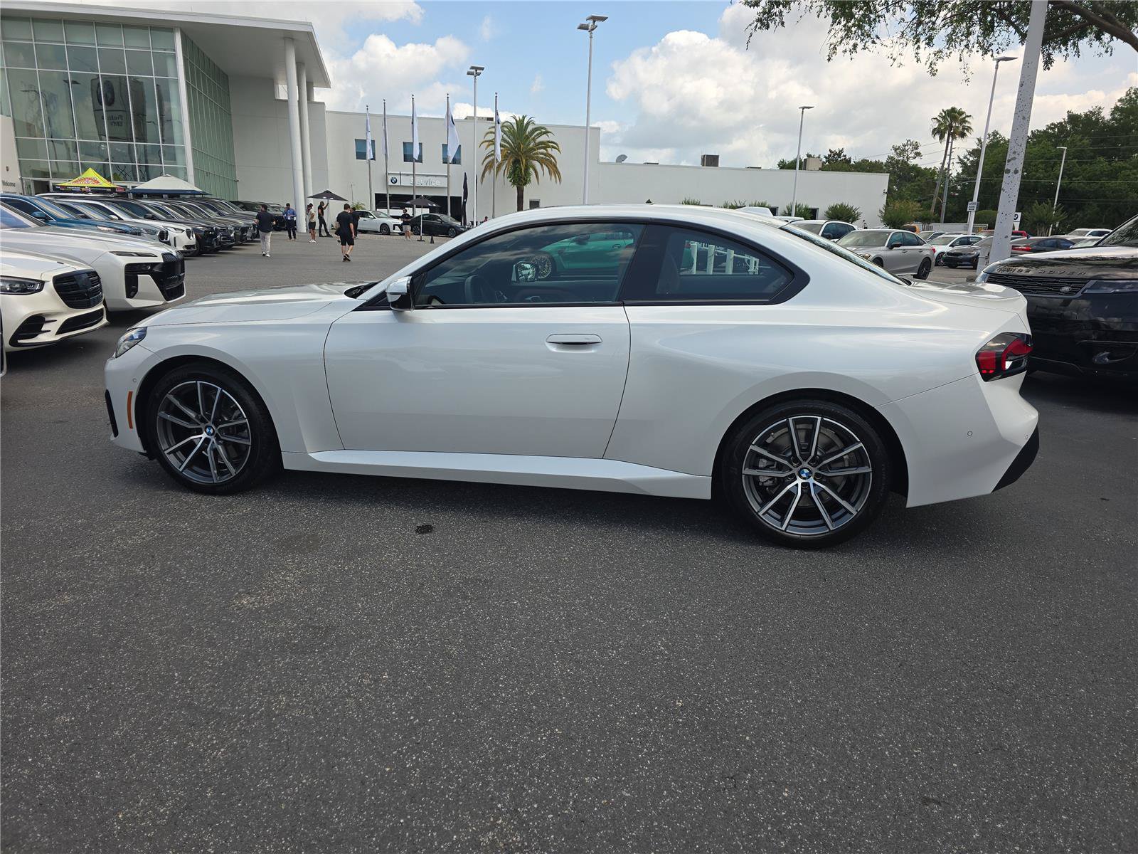 Used 2025 BMW 230i Coupe RWD image 4
