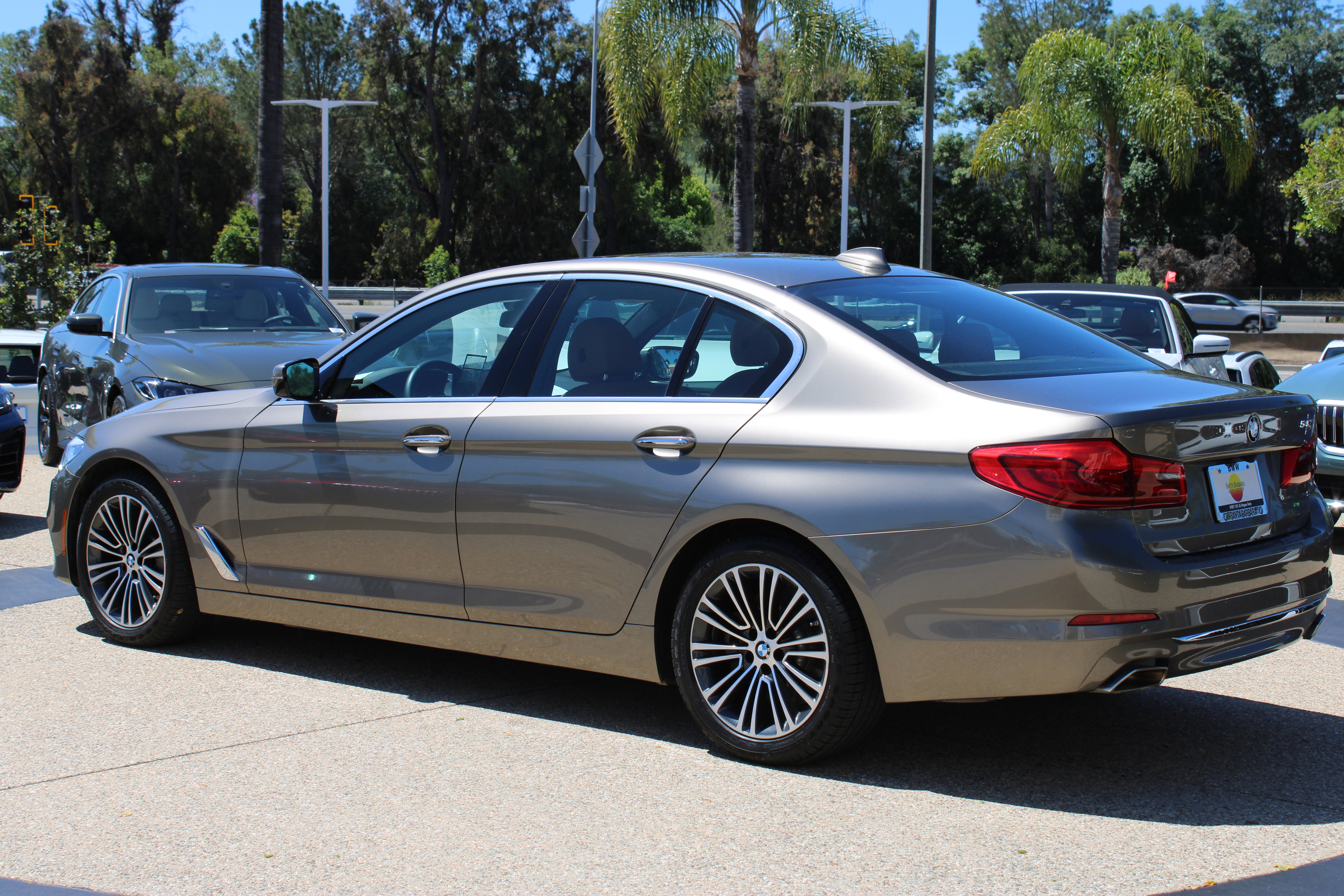 Used 2018 BMW 540i RWD image 3