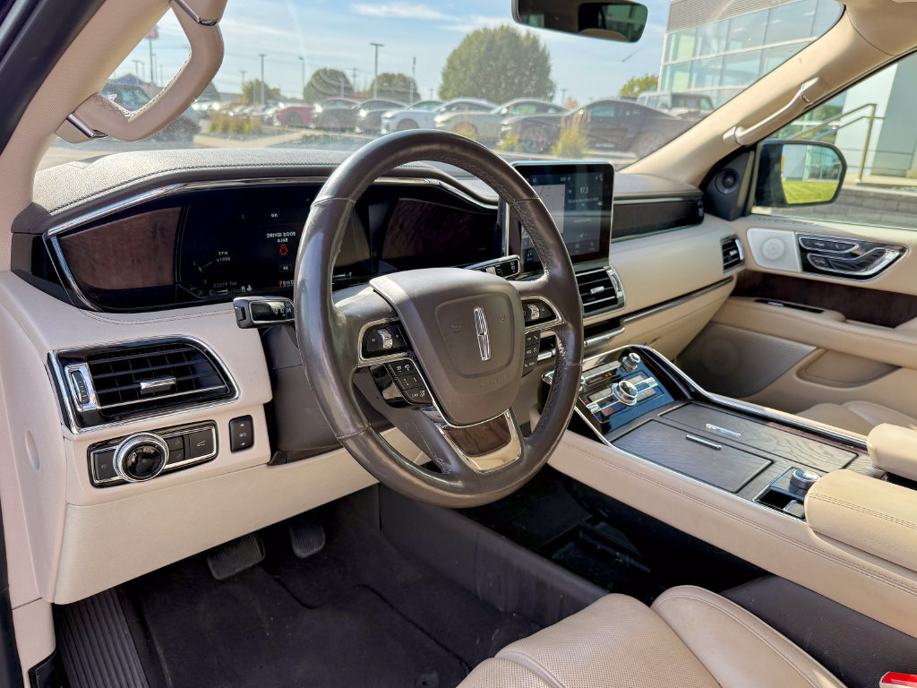 Used 2019 Lincoln Navigator Reserve AWD/4WD image 9