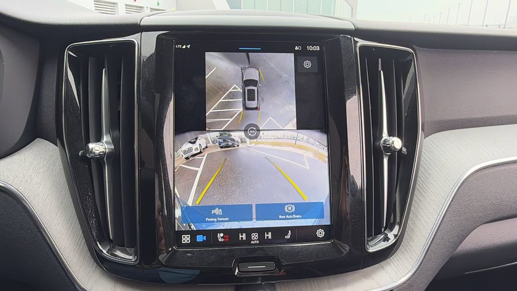 Certified 2025 Volvo XC60 B5 Plus w/ Climate Package image 18