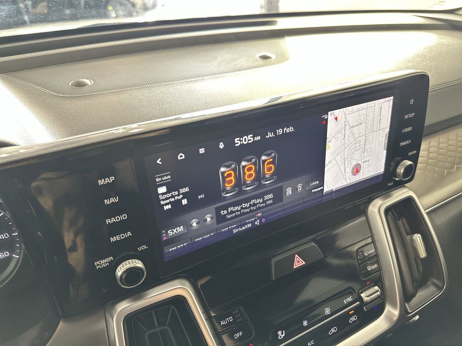 Used 2022 Kia Sorento S image 16