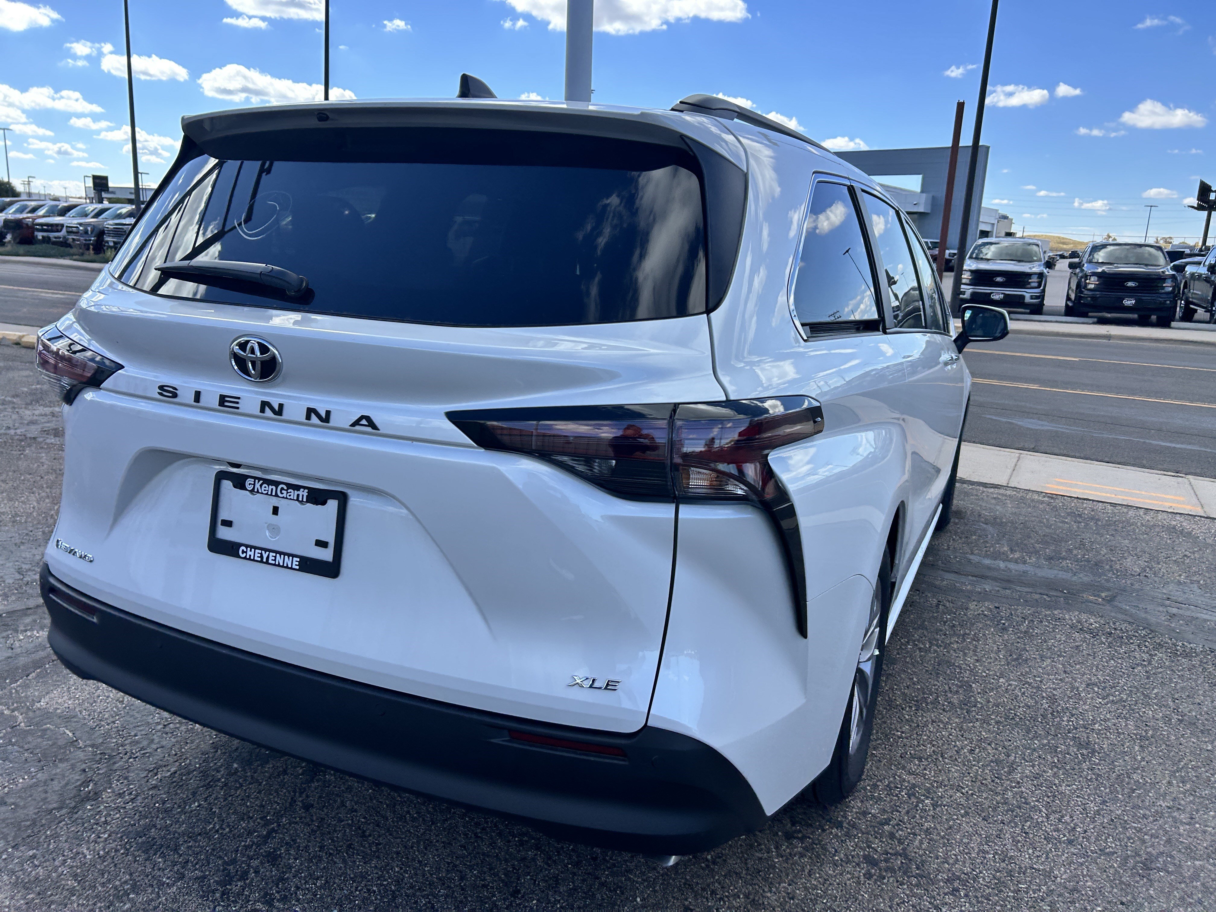 Certified 2026 Toyota Sienna XLE AWD/4WD image 5