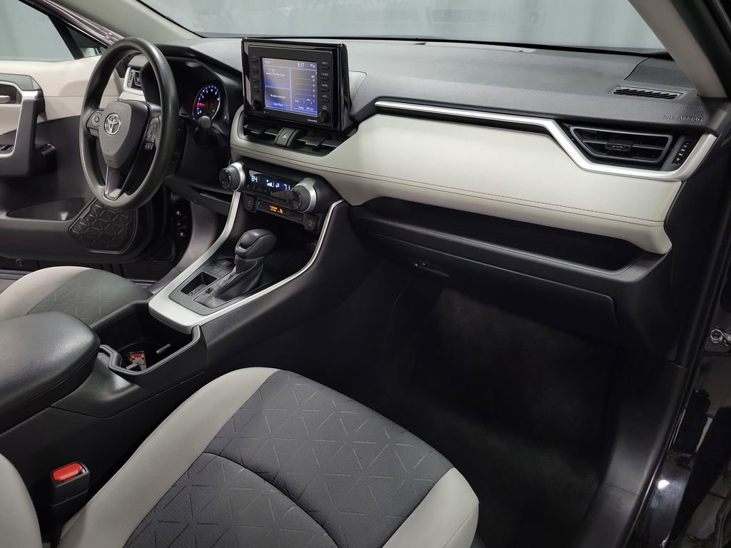 Used 2022 Toyota RAV4 XLE image 23