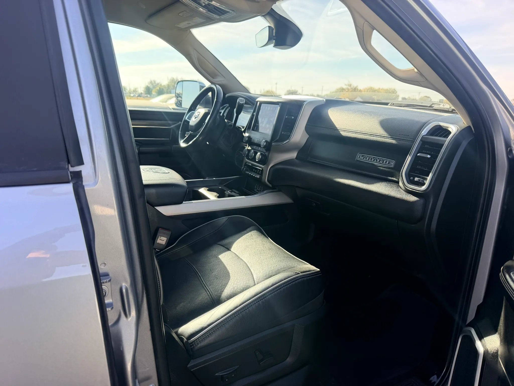 Used 2021 RAM 2500 Laramie w/ Body Color Bumper Group AWD/4WD image 19