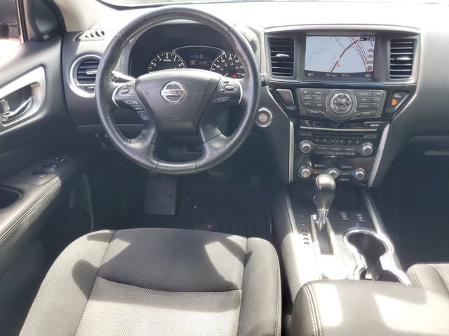 Used 2018 Nissan Pathfinder SV w/ SV Tech Package image 15