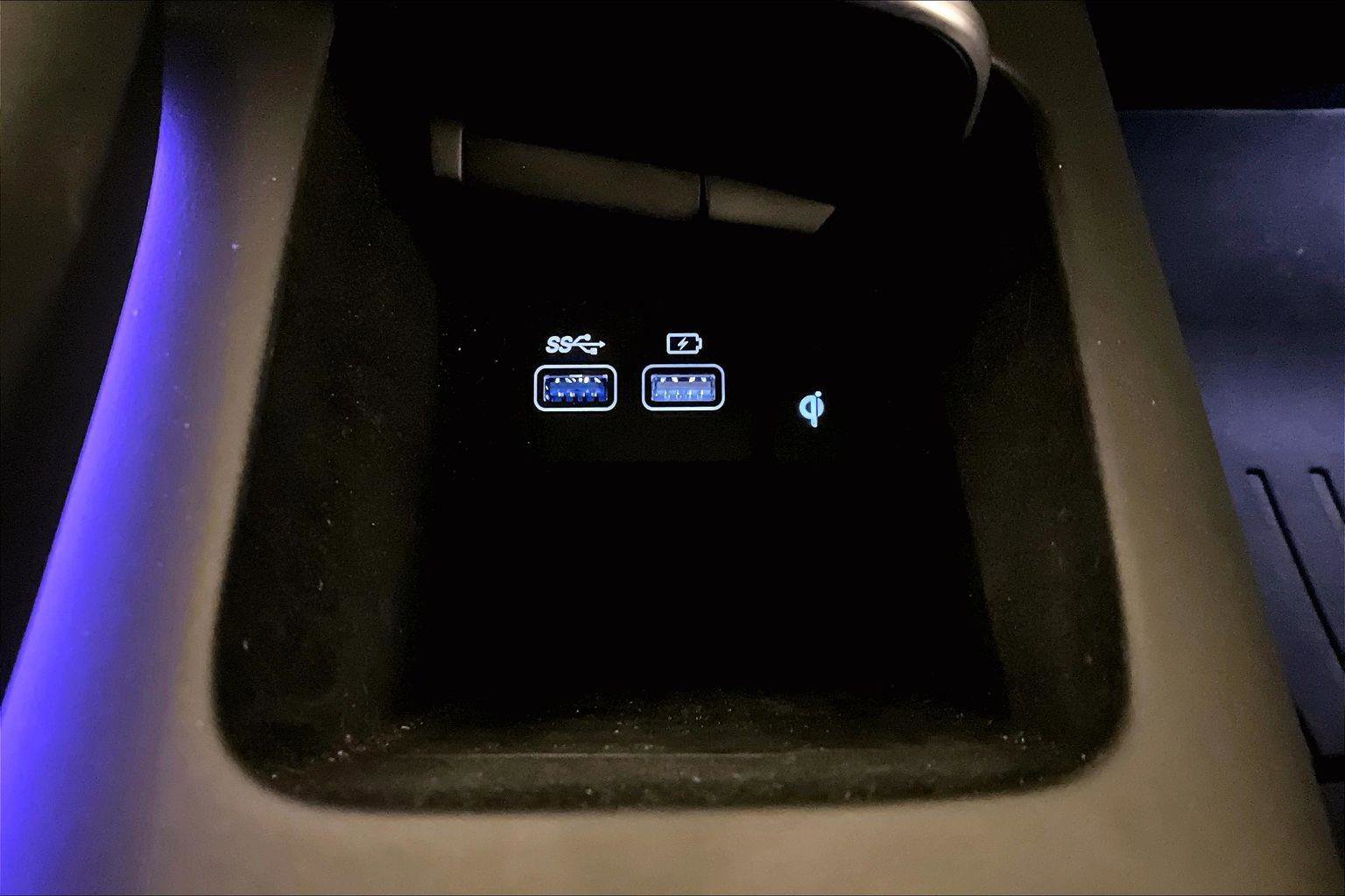 Used 2022 Genesis GV70 2.5T w/ Advanced Package image 31