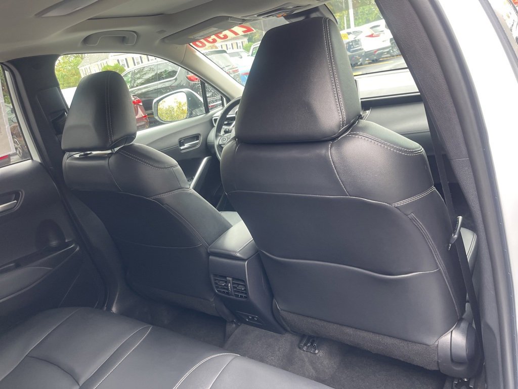 Used 2022 Toyota Corolla Cross XLE w/ Convenience Package image 19