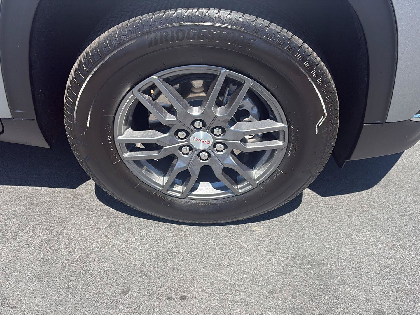 Used 2025 GMC Acadia Elevation AWD/4WD image 22