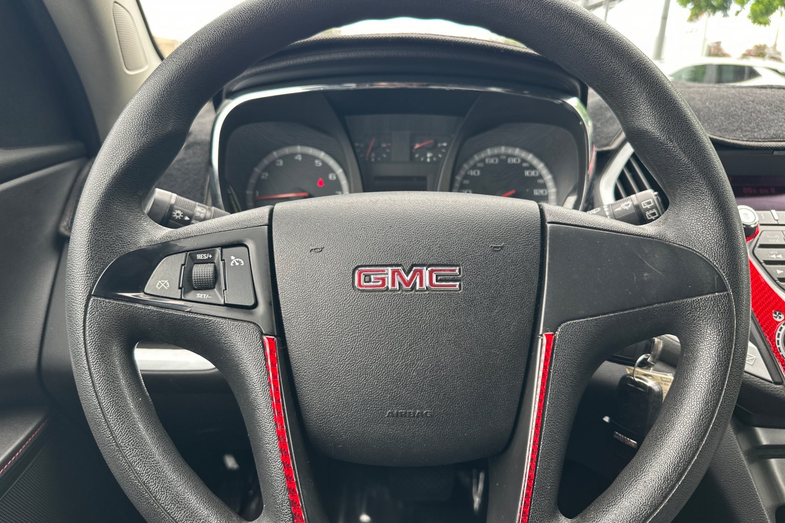 Used 2010 GMC Terrain SLE FWD image 23