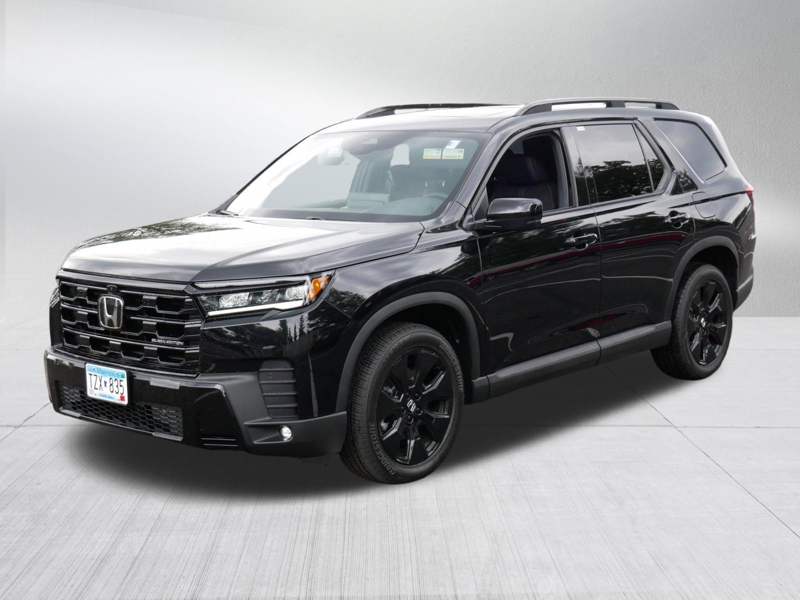 Certified 2026 Honda Pilot Black Edition image 3