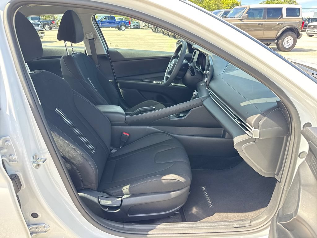 Used 2021 Hyundai Elantra SEL FWD image 23