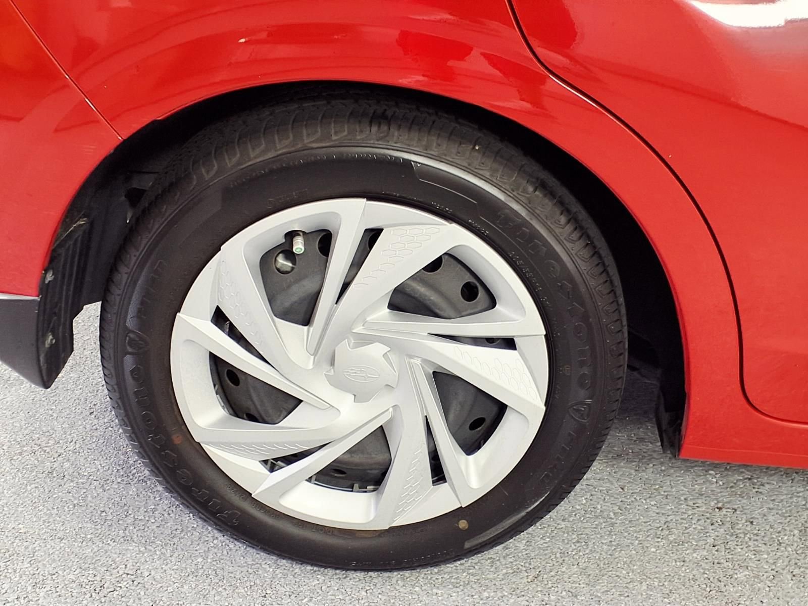 Used 2024 Subaru Impreza 2.0i image 6