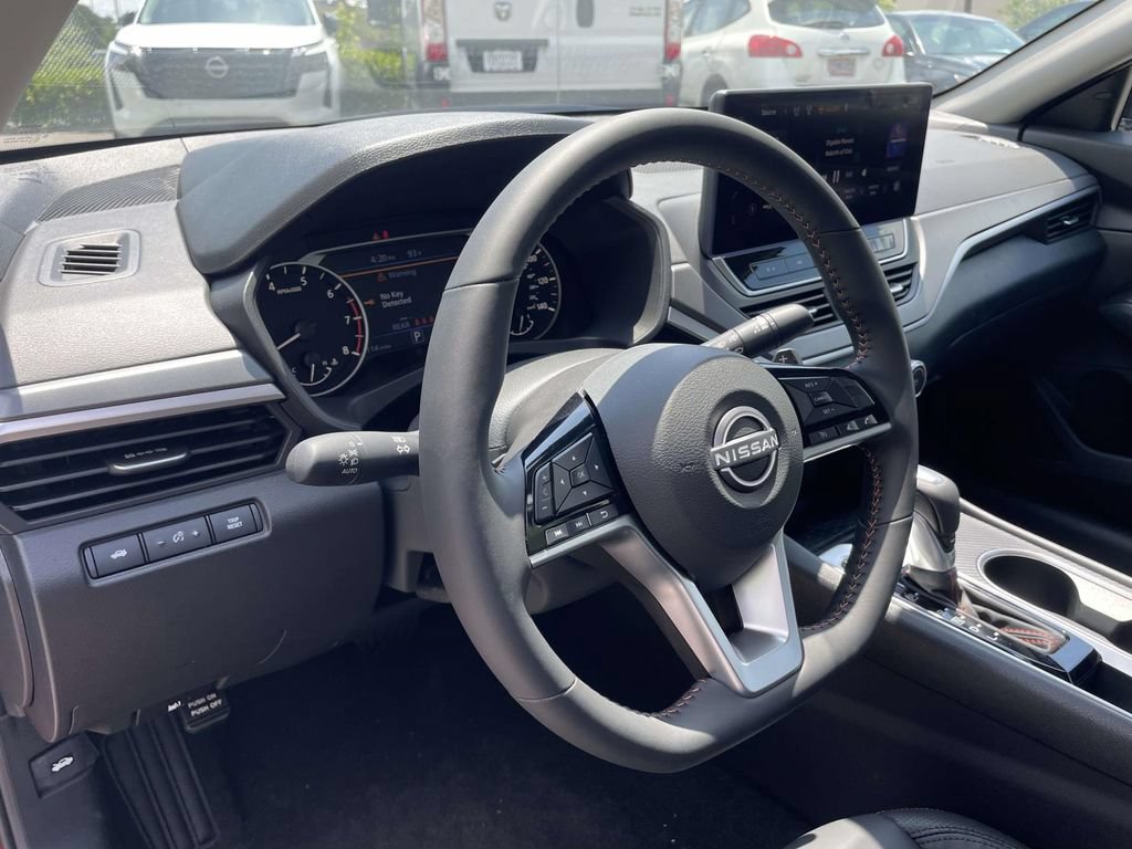 New 2026 Nissan Altima 2.5 SR FWD image 14