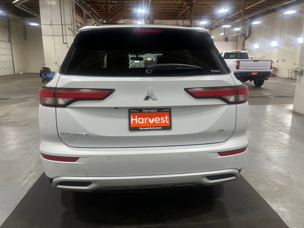 Used 2024 Mitsubishi Outlander SE image 6