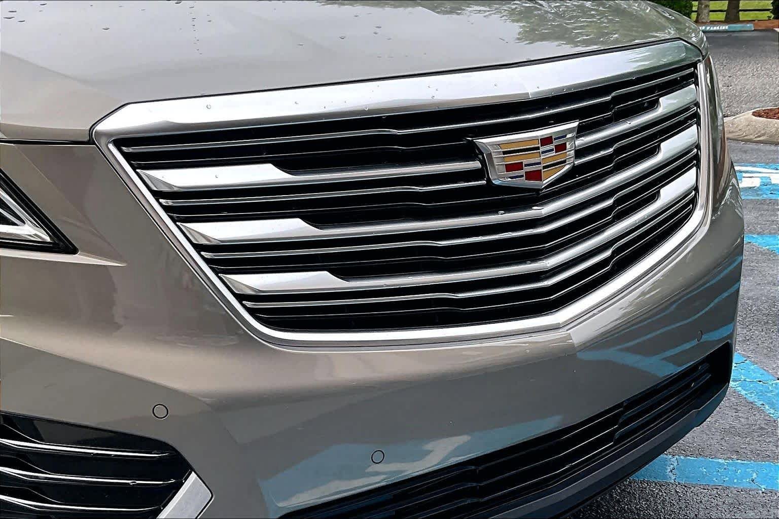 Used 2017 Cadillac XT5 Premium Luxury w/ LPO, Wheel Lock Package FWD image 30