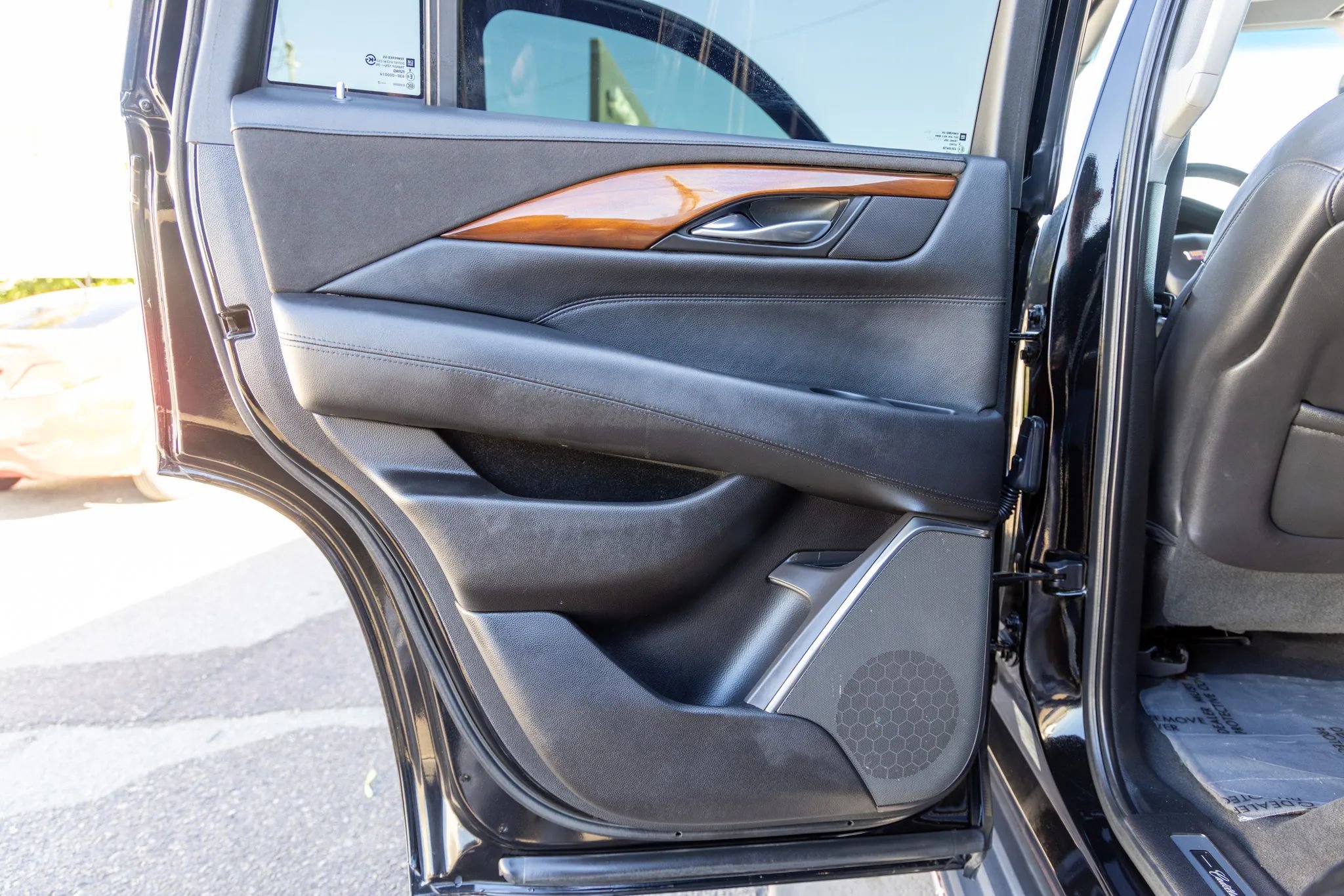 Used 2017 Cadillac Escalade Luxury image 11