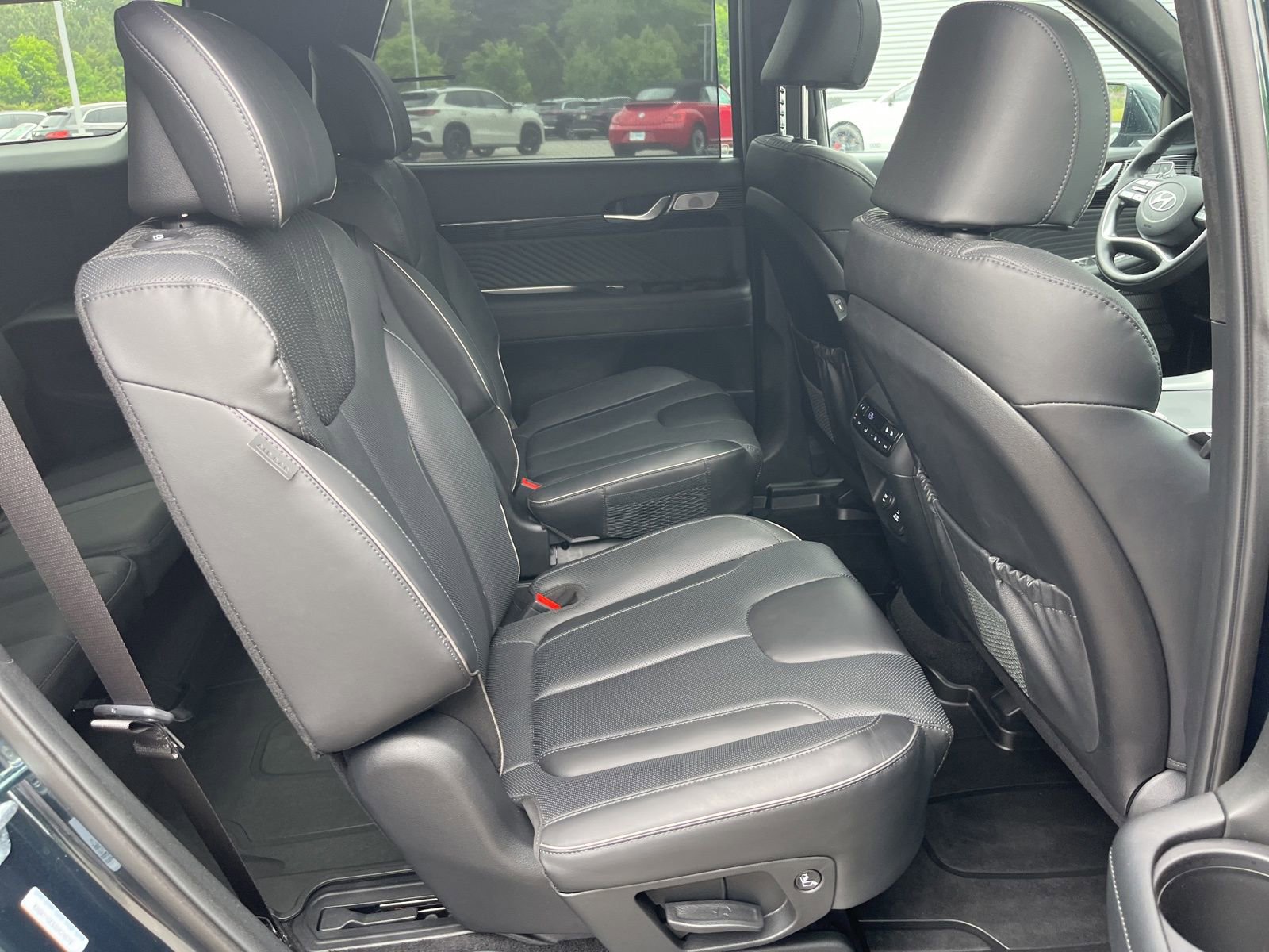 Used 2025 Hyundai Palisade Calligraphy FWD image 40