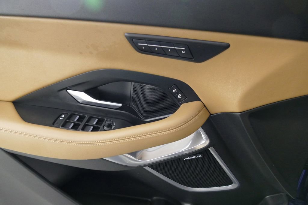 Used 2021 Jaguar E-PACE SE image 22