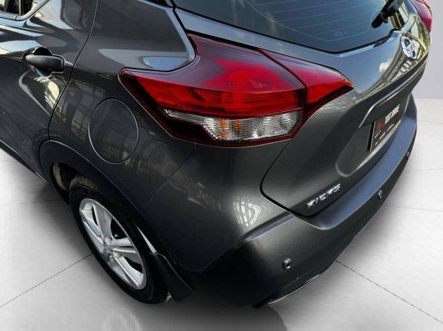 Used 2020 Nissan Kicks S FWD image 12