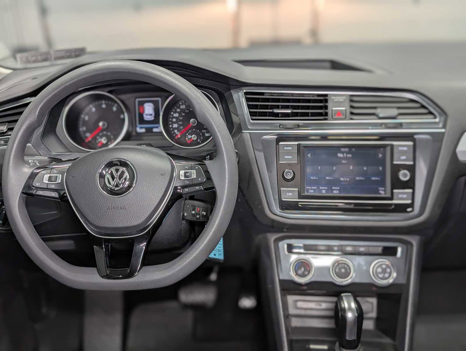 Used 2018 Volkswagen Tiguan S FWD image 5