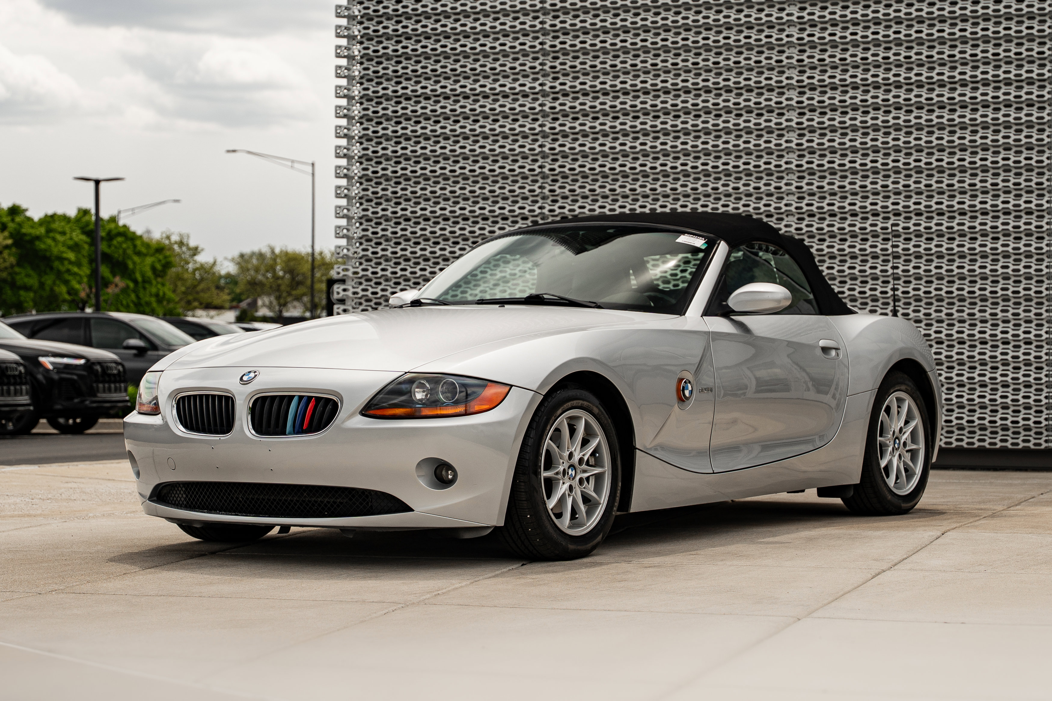 Used 2003 BMW Z4 2.5i RWD image 10