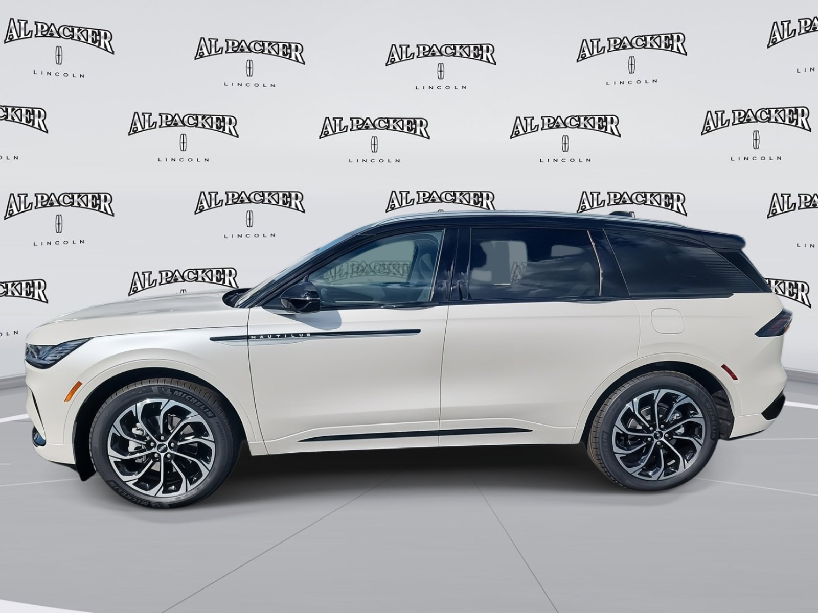 New 2026 Lincoln Nautilus Reserve image 2