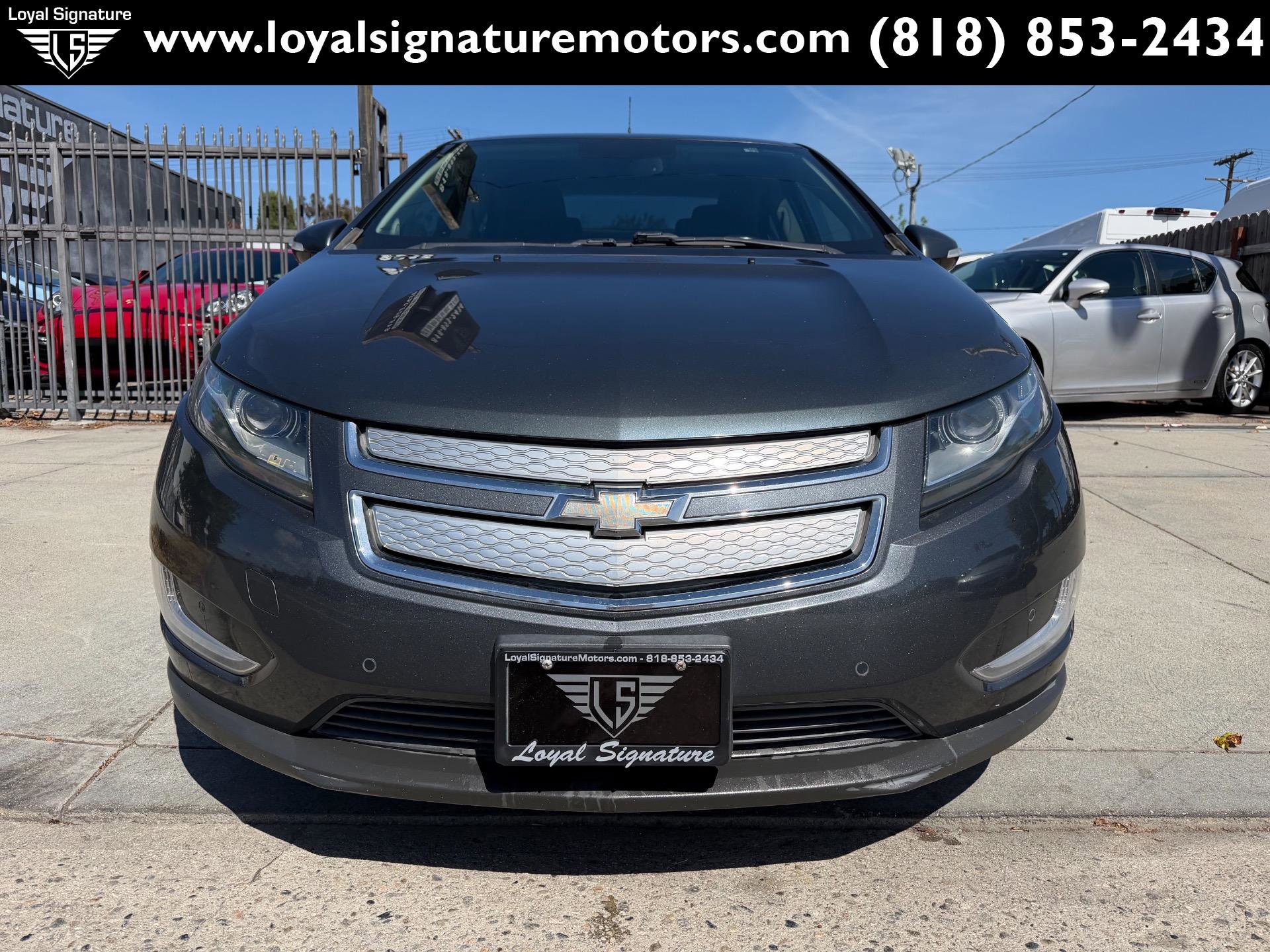 Used 2012 Chevrolet Volt Premium w/ Premium Trim Package FWD image 2