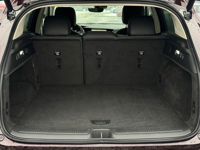 Used 2022 Buick Envision Avenir w/ Technology Package II image 11