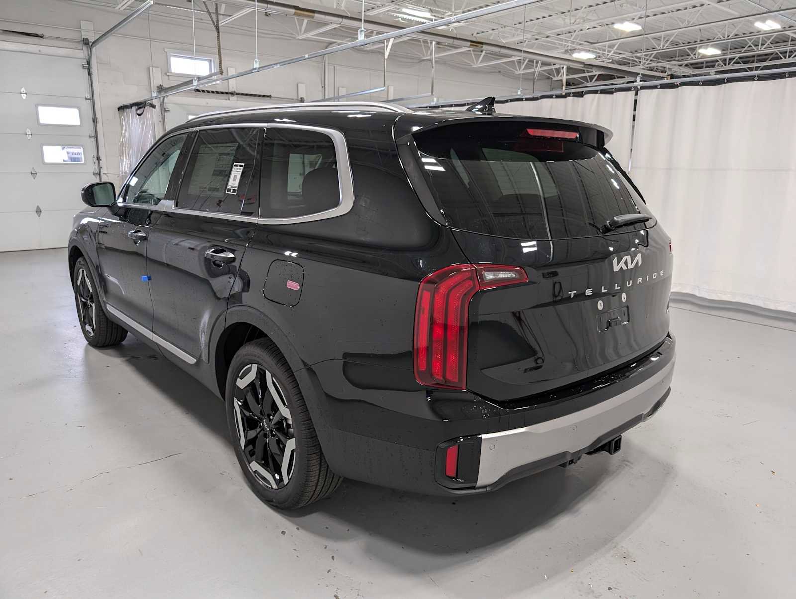 New 2025 Kia Telluride S image 11