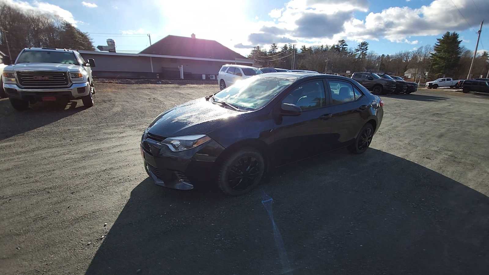 Used 2015 Toyota Corolla LE image 4