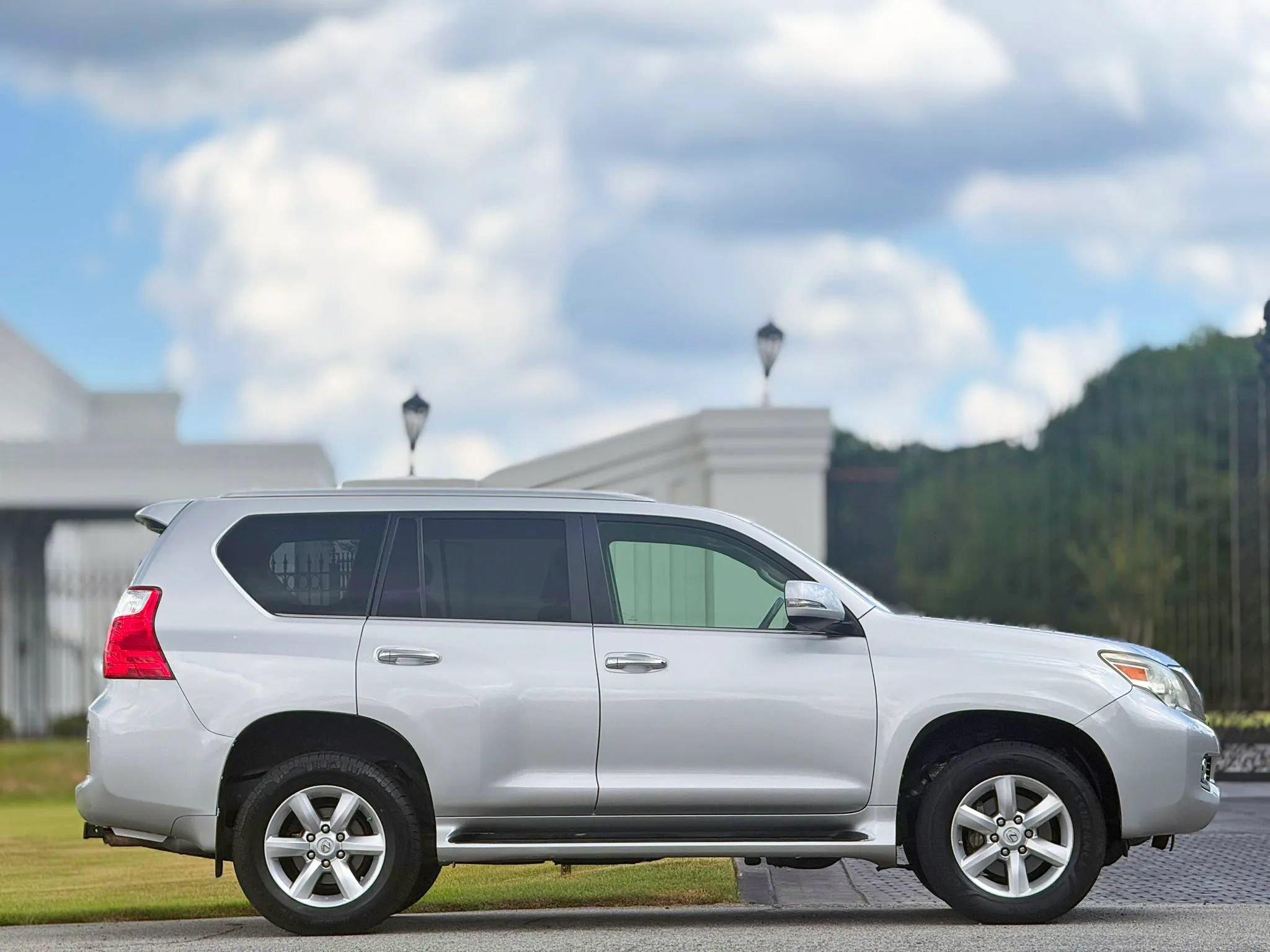 Used 2011 Lexus GX 460 AWD/4WD image 6