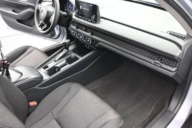 Used 2023 Honda Accord EX image 17