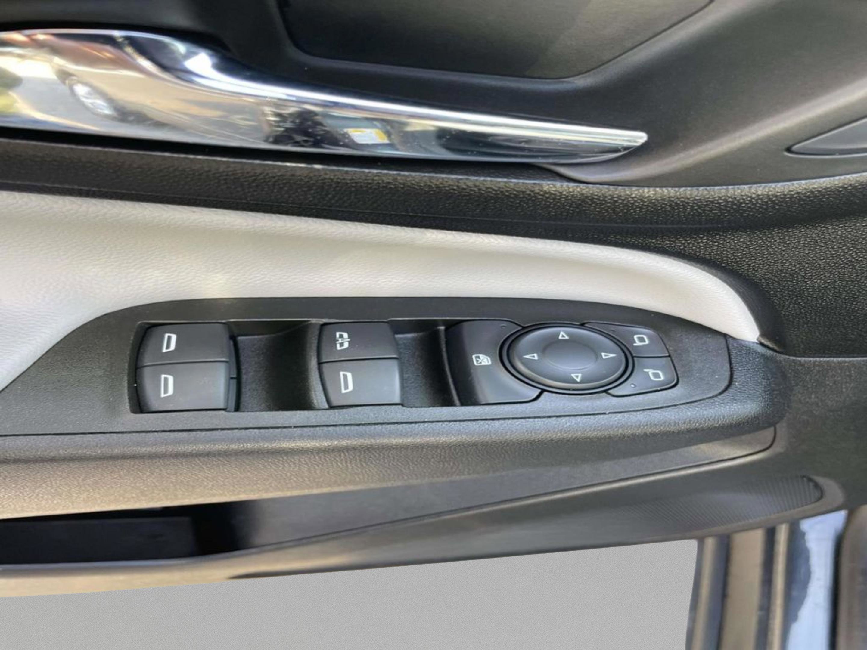 Used 2023 Chevrolet Equinox LT image 17