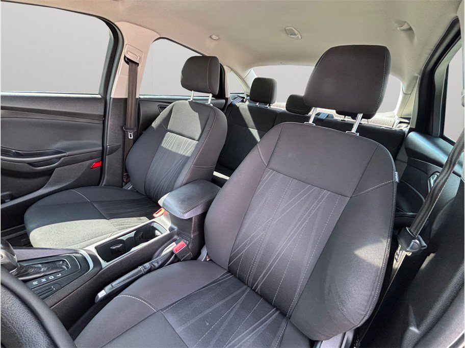 Used 2016 Ford Focus SE FWD image 14