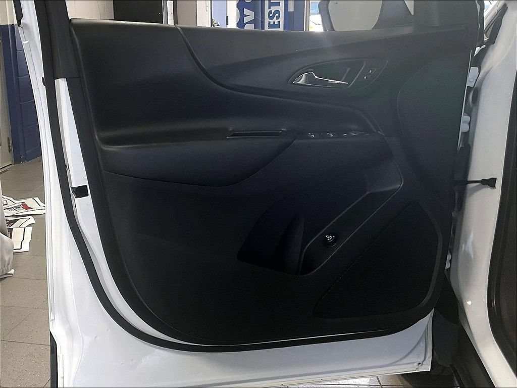 Used 2023 Chevrolet Equinox LT AWD/4WD image 9