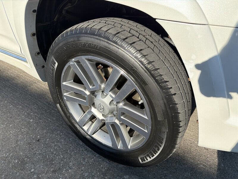 Used 2010 Toyota 4Runner Limited AWD/4WD image 10